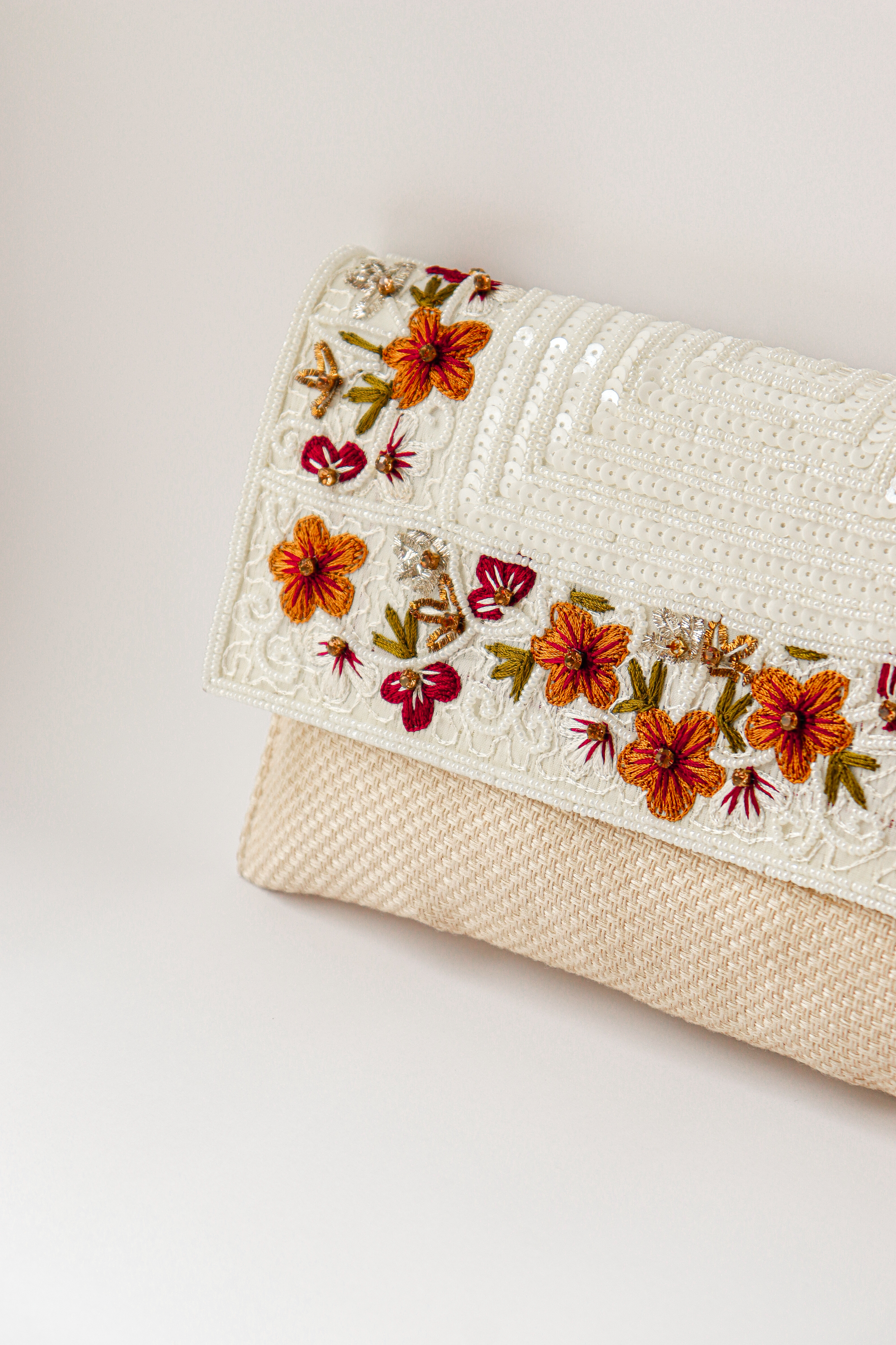Chic Women's White Evening Clutch - Image 4